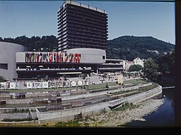 Slavnostní zahájení provozu probhlo v lázeské sezon 1977. Stavba probíhala 9...