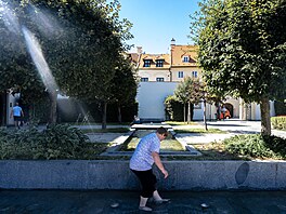 Nejrizikovjí je pobyt na slunci mezi 11:00 a 17:00. Pi pouívání klimatizace...