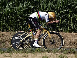 Remco Evenepoel bhem asovky v Caen.