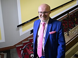 Ministr zdravotnictví Vlastimil Válek pichází na jednání vlády (9. ervence...