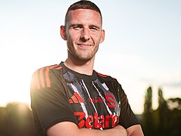 Tiaticetiletý krajní obránce Pavel Kadeábek po skonení smlouvy v...