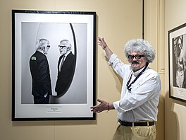 V karlovarské Sparkasse Gallery odhalilo vedení festivalu spolu s autorem Tonem...