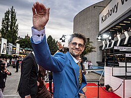 Juraj Loj zdraví filmové nadence cestou k slavnostnímu uvedení filmu Sbormistr...