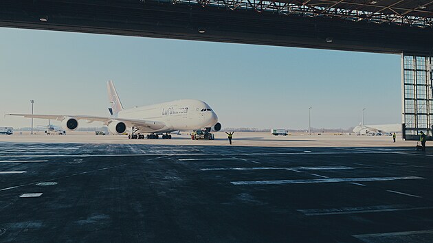 Airbus roluje na msto pokusu.