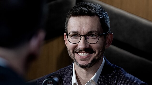 Hostem poadu Rozstel je Radek Kaiser, prvn esk profesor neurochirurgickch vd na Oxfordsk univerzit.