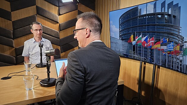 Hostem pořadu Rozstřel je odborník na ústavní právo Jan Kudrna z Právnické fakulty UK.