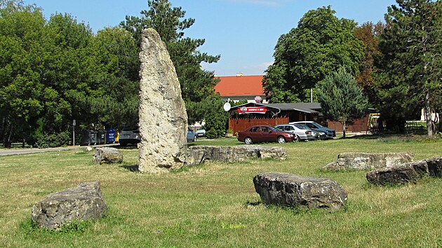 Sou�asn� v�deck� pozn�n se ust�lilo na tom, �e kameny prav� budou. To, zda a jestli utv��ely i jak�si pohansk� svatyn�, je v�ak nejist�.