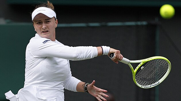 Barbora Krejkov odehrv m ve tetm kole Wimbledonu.