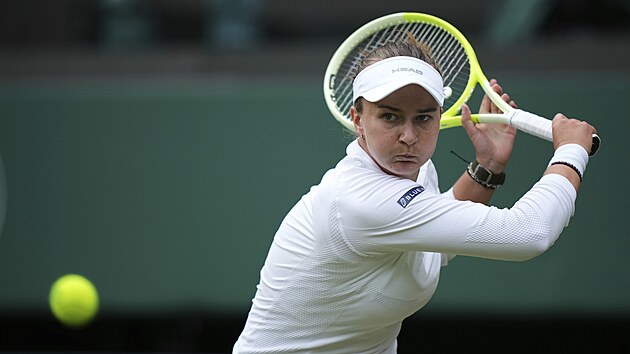 Barbora Krejkov odehrv m ve tetm kole Wimbledonu.