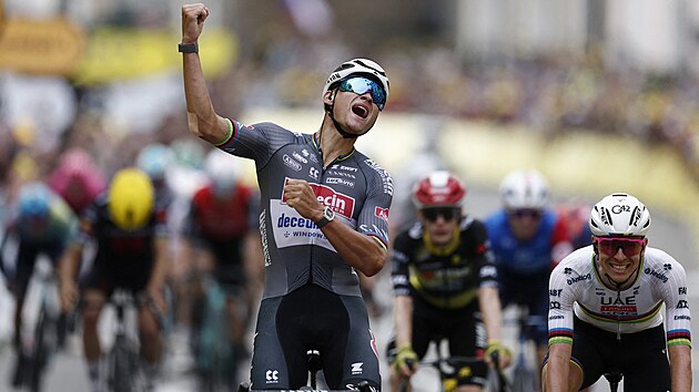 Mathieu van der Poel ze stáje Alpecin-Deceuninck slaví triumf v druhé etap�...
