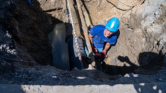 V centru Zlna zaala 1. ervence oprava mostu u Kudlovsk pehrady. A do konce letnch przdnin bude pro osobn a nkladn vozy platit jednosmrn provoz ve smru z centra na Vizovice.