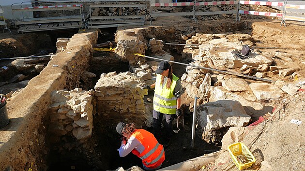 Archeologick tm pracoval u rskho Regionlnho muzea na Tvrzi zhruba od poloviny kvtna do konce ervna.