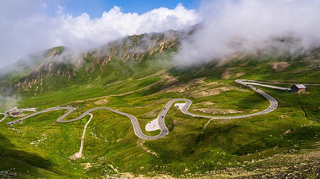 Grossglockner Hochalpenstrasse. Prvn� ��st k restauraci Fuschert�rl je...