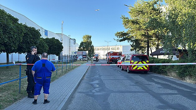 Hasii zasahuj u vbuchu lahve s plynem ve skladovm arelu Stodlky. (1. ervenec 2025)