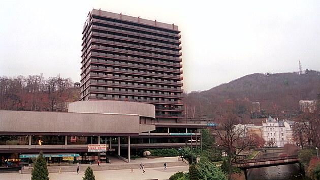 Komplex hotelu Thermal se skl�d� z n�kolika budov. (2003)