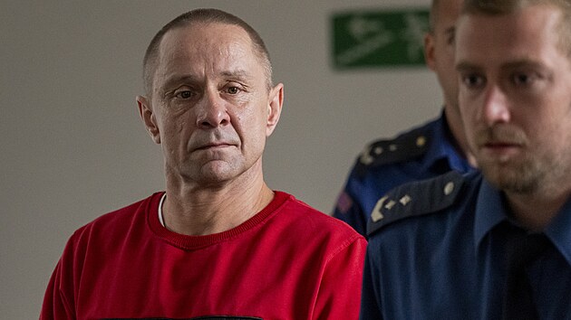 Marek Ferst, obalovan z toho, e se pokusil uplit nkolik lid v rodinnm dom v Podbradech. (7. ervence 2025)