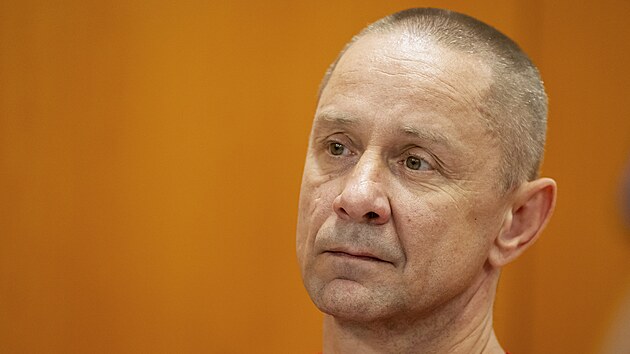 Marek Ferst, obalovan z toho, e se pokusil uplit nkolik lid v rodinnm dom v Podbradech. (7. ervence 2025)
