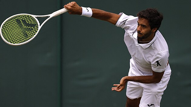 Portugalsk deblista Francisco Cabral uctil ve Wimbledonu pamtku zesnulho...