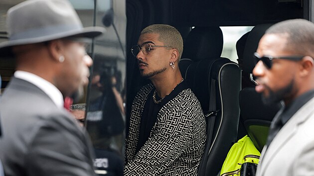Quincy Brown, syn Seana Diddyho Combse, v aut ped soudn budovou na newyorskm Manhattanu. (2. ervence 2025)