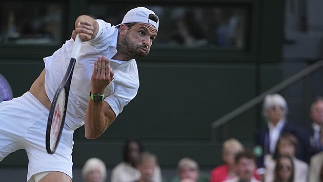 Grigor Dimitrov servruje v osmifinle Wimbledonu.