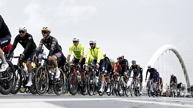 Remco Evenepoel a dal zvodnci na zatku etapy ve Valenciennes.