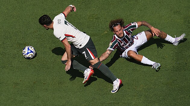 Pedro Neto sleduje mí�, Guga sleduje Pedra Netu.