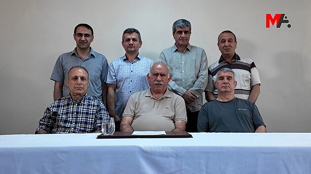 Vdce Kurdsk strany pracujcch (PKK) Abdullah calan (uprosted) v novm videoposelstv (19. ervna 2025)