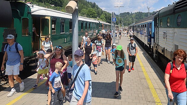 Parn expresy vyjdj na pomez ech a Moravy kadou przdninovou sobotu. Krom Hanuovic vlaky zavtaj do Litomyle i Boskovic.