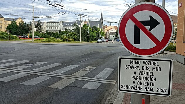 Hodn idi pehldne, nebo nerespektuje dopravn znaen a vjd do zkazu. (3. 7. 2025)