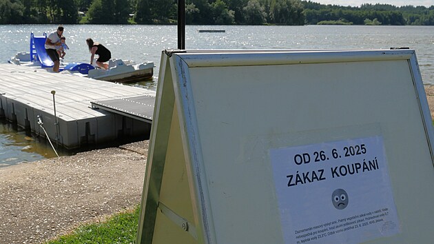 Naproti tomu Pilsk ndr u ru nad Szavou zahjila lto zkazem koupn kvli sinicm. Dal vsledky testovn vody budou znmy ve tvrtek.