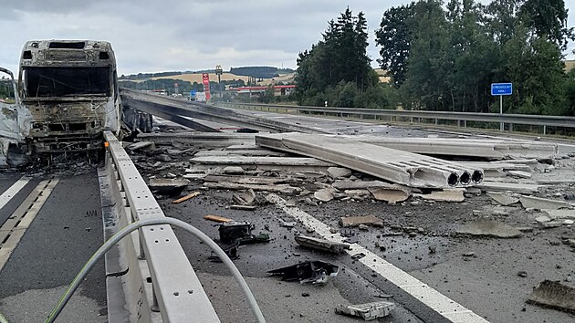 Pravdpodobnou pinou je defekt pneumatiky. (9. ervence 2025) 