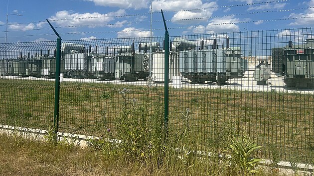 Rozvodna ve Vkov na Lounsku. Prv zde podle EPS vznikl prvotn problm, kter nsledn zpsobil kolaps sti energetick soustavy v republice. (4. ervence 2025)