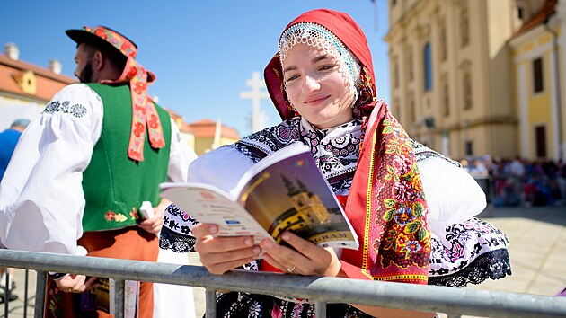 Nrodn pou, Dny lid dobr vle, Slavnostn poutn me svat, Velehrad 2025. Krojovan nvtvnci. (5. ervence 2025)