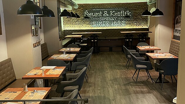 Restaurace �punt & Knofl�k