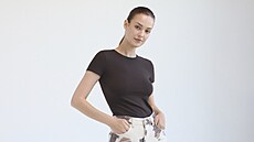 �eny, které mají postavu typu hru�ka, tedy útlý pas, �ir�í boky a stehna, by se...