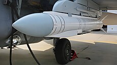 Nová ruská hybridní letecká puma Grom-1