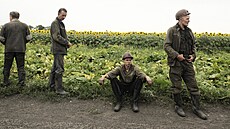 Záchranái na míst dopadu sesteleného letu MH17 (18. ervence 2014) 