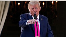 Americký prezident Donald Trump pi projevu z balkonu Bílého domu (4. ervence...