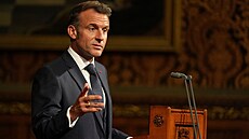 Francouzský prezident Emmanuel Macron mluví v britském parlamentu. (8. července...