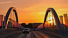 Most mezi nmeckým Frankfurtem nad Odrou a polskými Slubicemi (1. kvtna 2024)