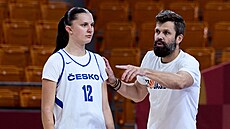 Viktor Prua, trenér reprezentace basketbalistek do 19 let, v píprav na...