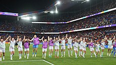 Norské fotbalistky slaví výhru nad výcarskem na Euru.