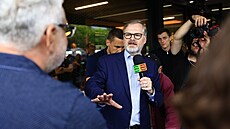 Petr Fiala debatoval s píznivci i odprci ve Veselí nad Moravou. (8. 7. 2025)