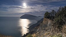 Pr�m�rné stá�í �eských národních park� je dev�tat�icet let. To v Itálii je...