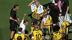 Hrá�i Dortmundu se osv�ují ve �tvrtfinále MS klub�.