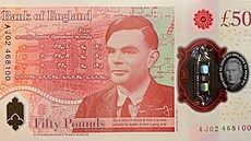 Na zadní stran britské padesátilibrové bankovky se nachází matematik Alan...