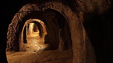 Po vyistní dnes známé podzemní soustavy v letech 1999 a 2002 se zjistilo, e...