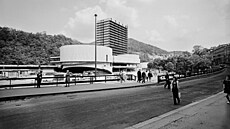 Tuto sout vyhrál návrh architekt Vry a Vladimíra Machoninových. (1974)