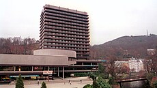 Komplex hotelu Thermal se skládá z n�kolika budov. (2003)