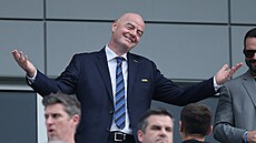 Gianni Infantino, prezident FIFA, sleduje mistrovství sv�ta fotbalových klub� v...